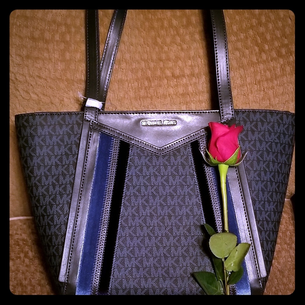 🥀SOLD🥀MICHAEL KORS WHITNEY MEDIUM TOTE🥀